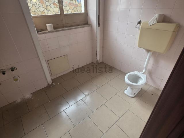 Locale in affitto di 100 m² in Via San Francesco di Paola