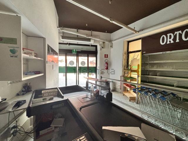 Locale in affitto di 100 m² in Via Scalabrini