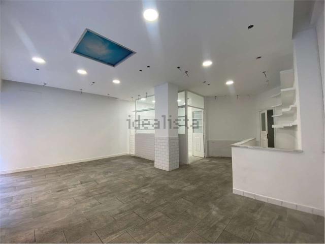 Locale in affitto di 100 m² in Via Paola, 9