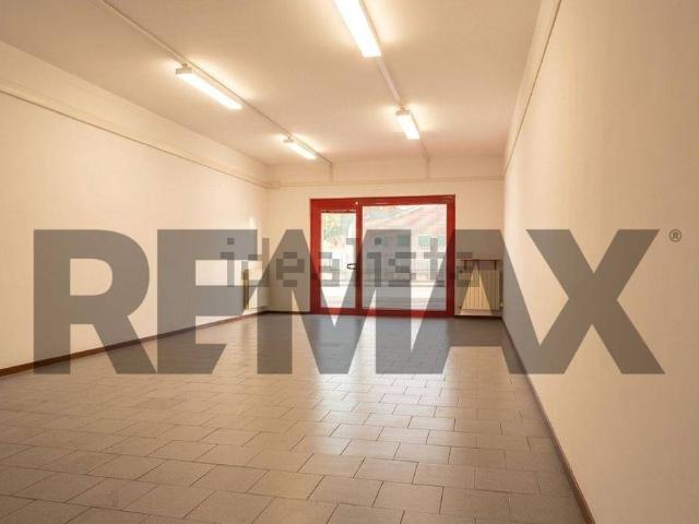 Locale in affitto di 100 m² in Via Papa Giovanni XXIII, 3