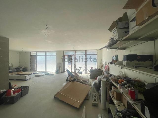 Locale in affitto di 100 m² in Via Piave, 1