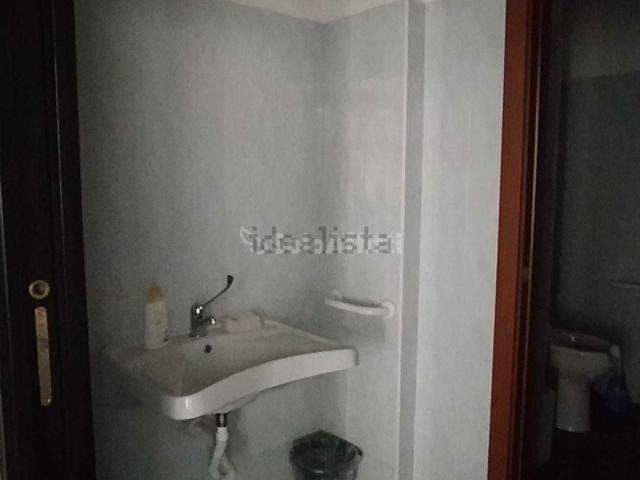 Locale in affitto di 100 m² in Via Pietro Farini