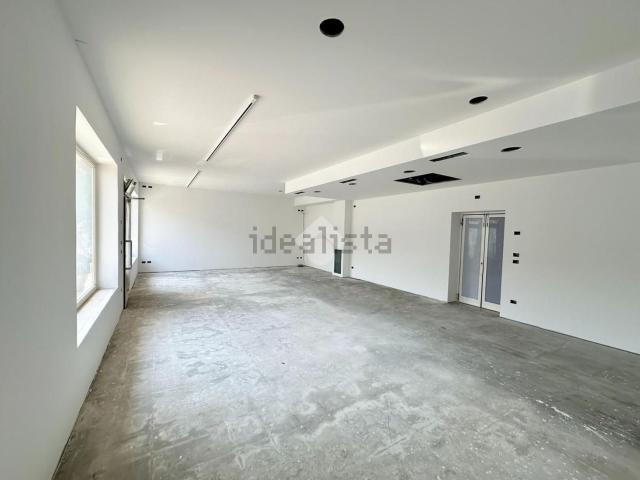 Locale in affitto di 100 m² in Via Roma, 70