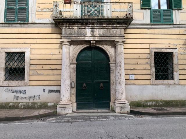 Locale in affitto di 100 m² in Via Roma, 14