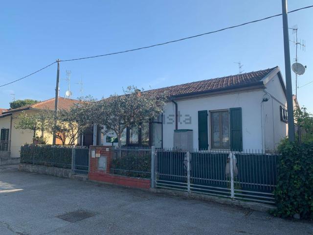 Locale in affitto di 100 m² in Via Romea Sud, 446