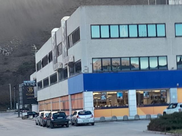 Locale in affitto di 100 m² in Via Tiburtina Valeria
