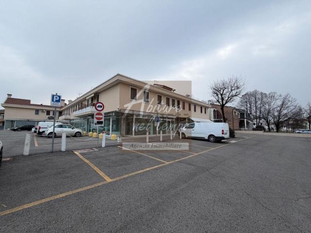 Locale in affitto di 100 m² in Via Valsugana, 59