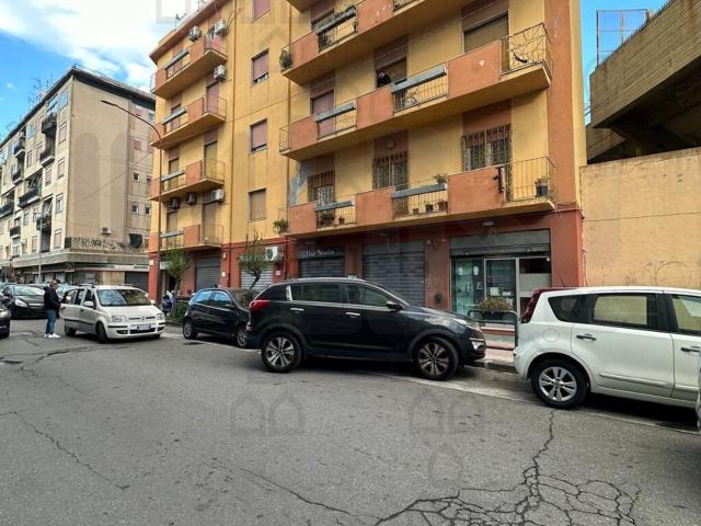 Locale in affitto di 100 m² in Via Vecchia Comunale