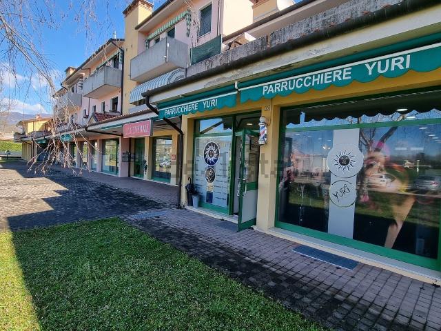 Locale in affitto di 100 m² in Via zanella, 10