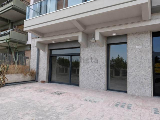 Locale in affitto di 100 m² in Viale Virgilio