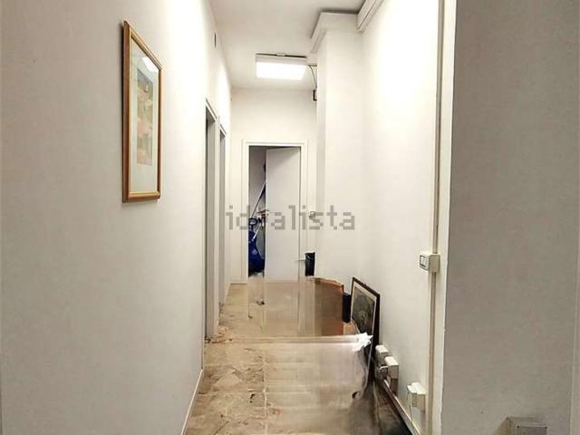 Locale in affitto di 100 m² in Viale Antonio Gramsci