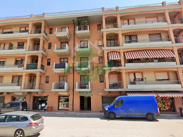 Locale in affitto di 100 m² in Viale Ignazio d&apos Addedda