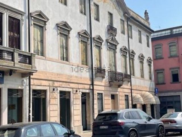 Locale in affitto di 100 m² in Corso Vittorio Emanuele II