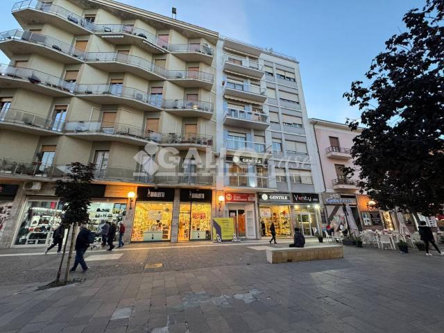 Locale in affitto di 100 m² in Corso G. Mazzini, 93