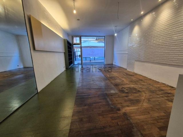 Locale in affitto di 100 m² in Piazza San Francesco D&apos Assisi