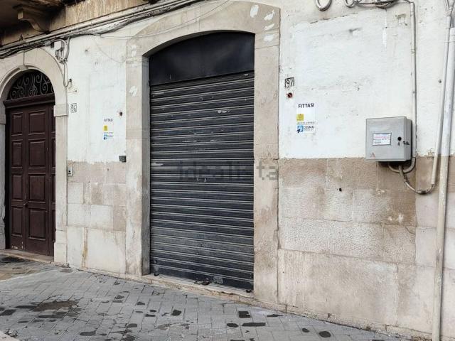 Locale in affitto di 100 m² in Piazza Vittorio Emanuele, 97