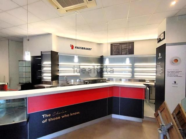 Locale in affitto di 100 m² in Piazzetta della Torre