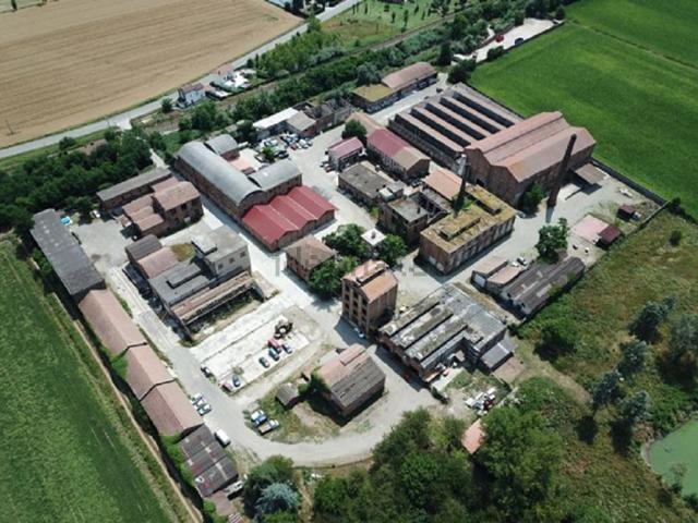 Locale in affitto di 100 m² in Strada Acqui in Cantalupo, 31