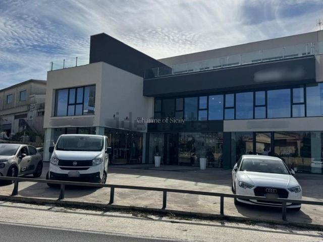 Locale in affitto di 100 m² in Strada Statale 115 Sud Occidentale Sicula