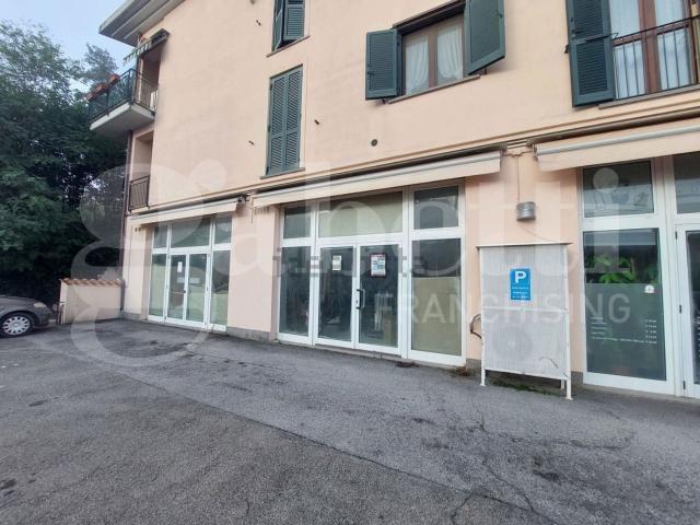 Locale in affitto di 100 m² in Strada Provinciale 31