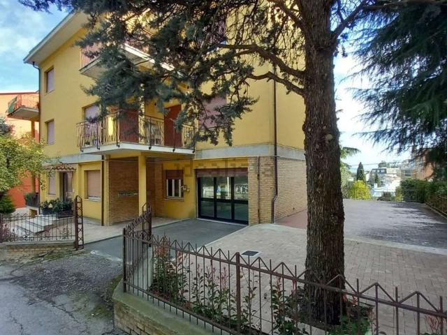 Locale in affitto di 102 m²