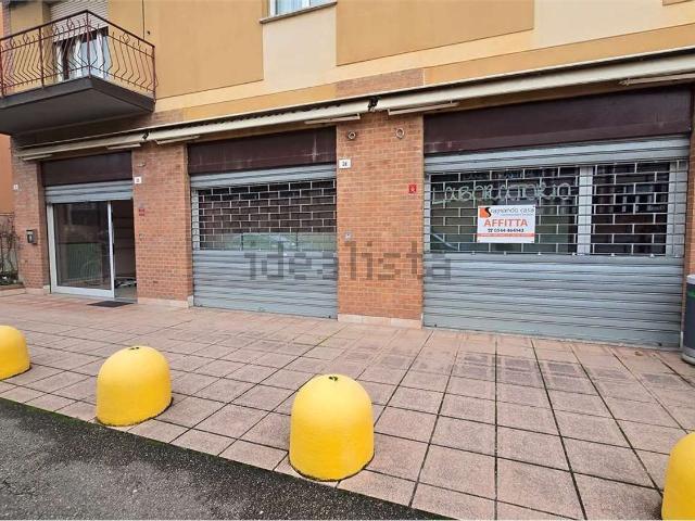 Locale in affitto di 102 m² in Via Paolo Pavirani, 32