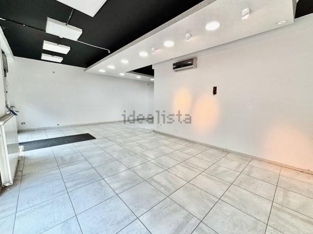 Locale in affitto di 102 m² in Corso Europa, 256