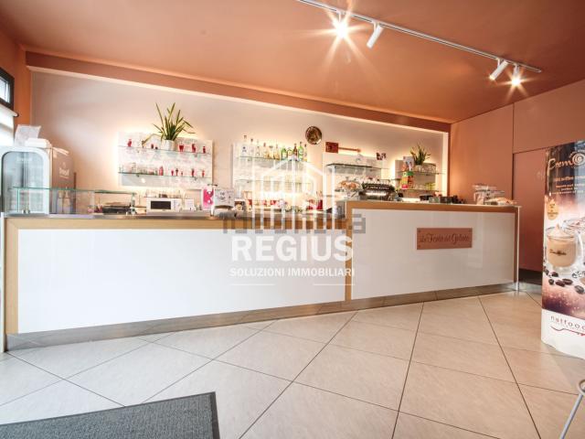 Locale in affitto di 102 m² in Piazza Vittoria, 8