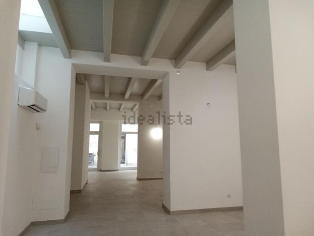 Locale in affitto di 103 m² in Via Castelfidardo