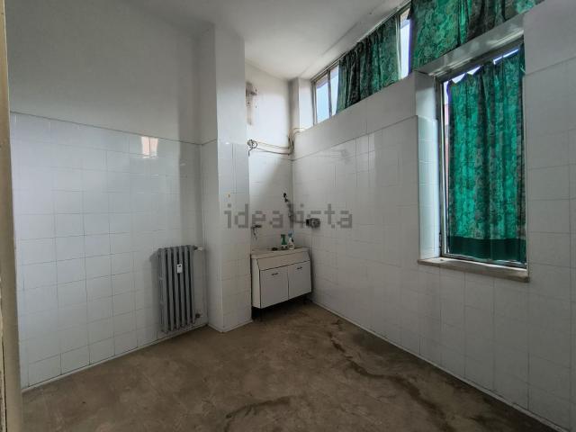 Locale in affitto di 103 m² in Via Levone, 2