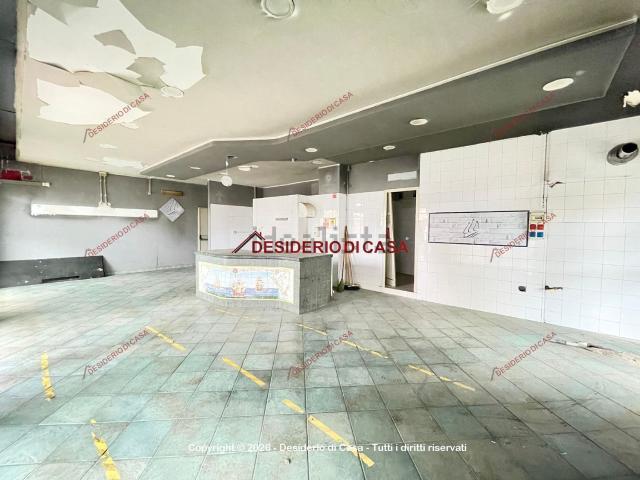 Locale in affitto di 103 m² in Via Luigi Vanvitelli, 119