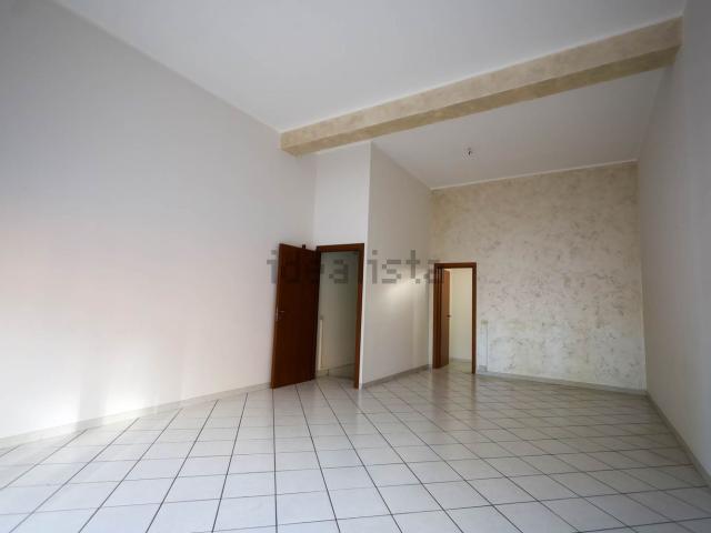 Locale in affitto di 104 m²