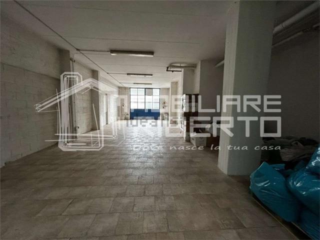 Locale in affitto di 104 m²