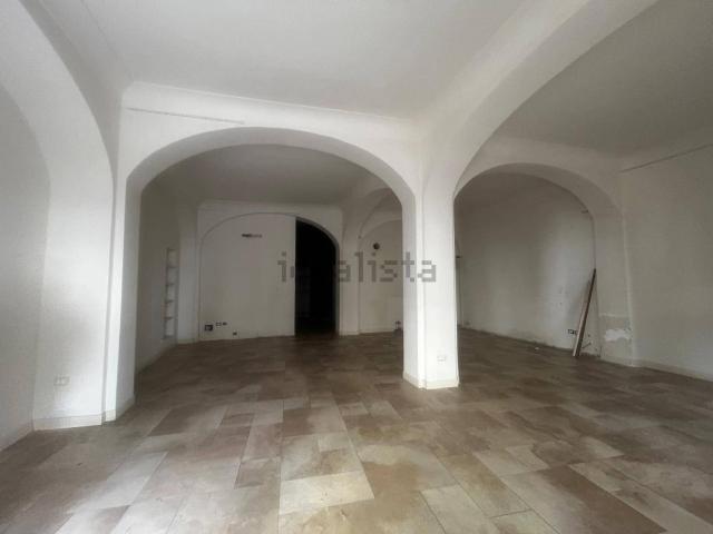 Locale in affitto di 104 m² in Corso Gabriele Manthone, 43