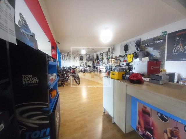 Locale in affitto di 1059 m² in Via Palmiro Togliatti, 7