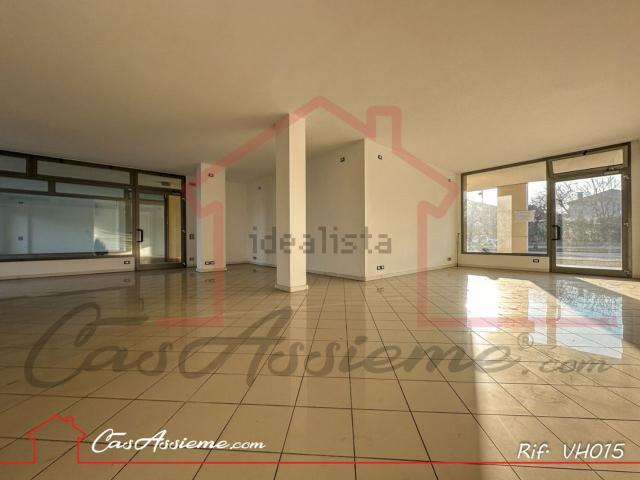 Locale in affitto di 105 m²