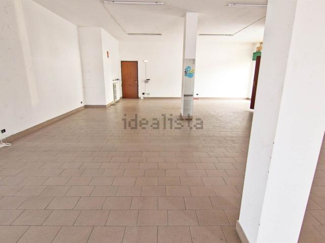 Locale in affitto di 105 m² in Via Ai Campi, 1