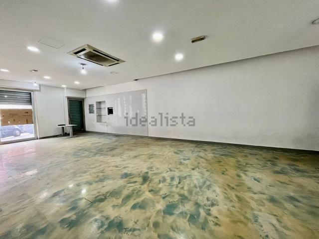 Locale in affitto di 105 m² in Via Aielli
