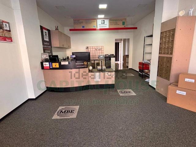 Locale in affitto di 105 m² in Via Alvanella