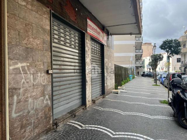 Locale in affitto di 105 m² in Via Gioacchino D&apos Anna, 14