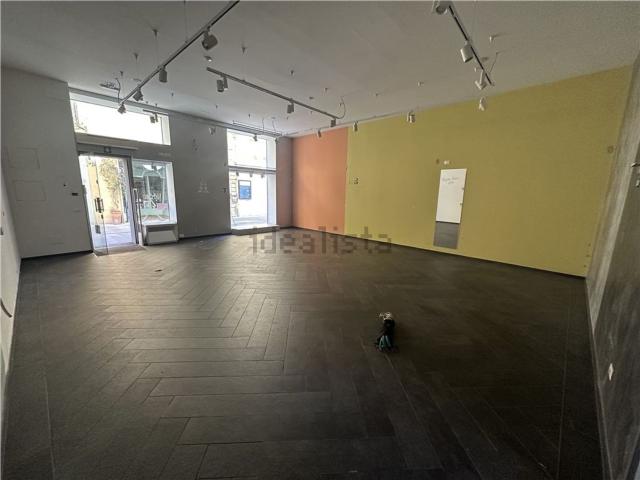 Locale in affitto di 105 m² in Via del Giglio