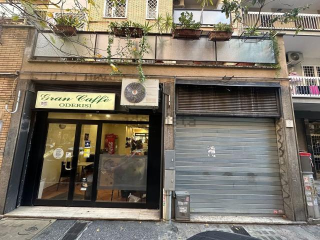 Locale in affitto di 105 m² in Via Oderisi da Gubbio