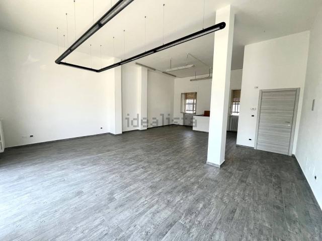 Locale in affitto di 105 m² in Via Leonardo Walter Manzone, 53