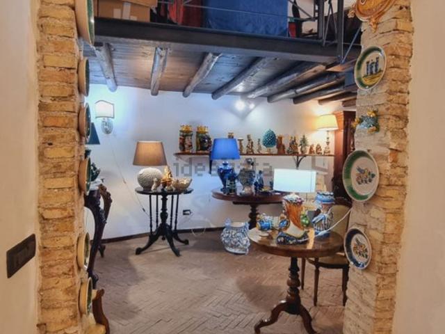 Locale in affitto di 105 m² in Via Marina Garibaldi, 175