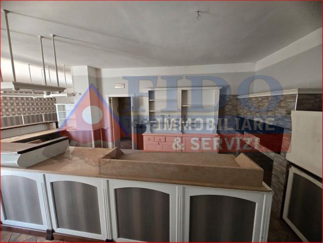 Locale in affitto di 105 m² in Via Marigliano