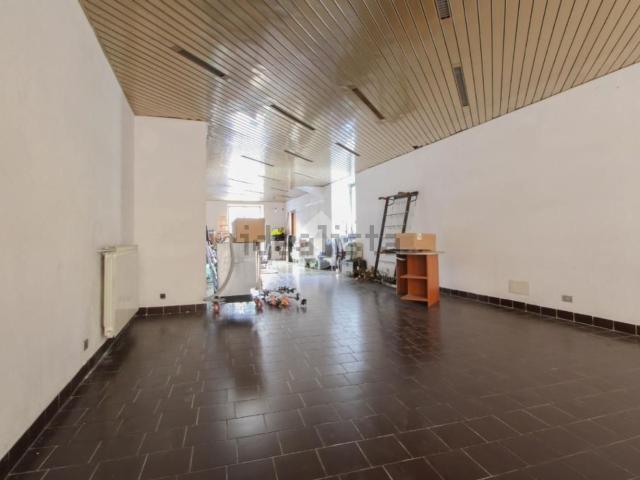 Locale in affitto di 105 m² in Via Vittorio Emanuele