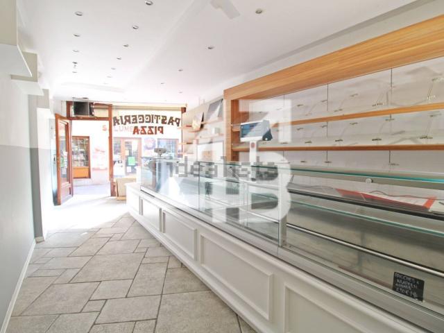 Locale in affitto di 105 m² in Calle Giacomo Puccini, 8