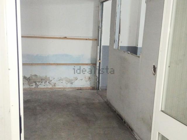 Locale in affitto di 105 m² in Strada Statale 1, 156