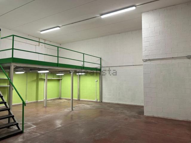 Locale in affitto di 106 m² in Via Maira, 15