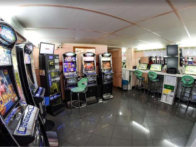 Locale in affitto di 106 m² in Via Padre Vito Buonsanto, 2